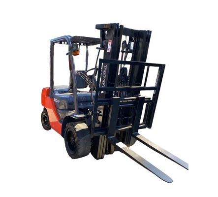 3 Ton TOYOTA FD30 Diesel Forklift Truck with Hydraulic Lifting in Excellent Condition